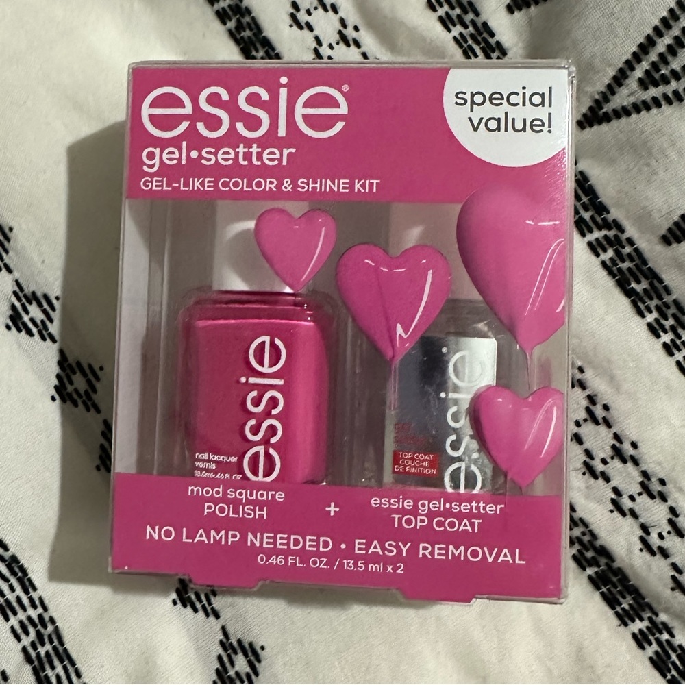 Essie gift set. Gel setter. Pink nail polish and top coat. NWT.